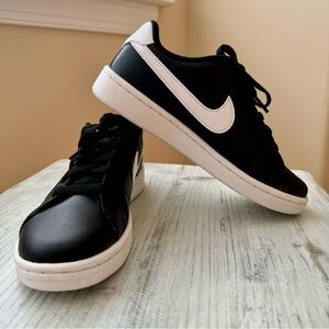 Nike Women’s Court Royale 2 Size 6.5 Sneakers